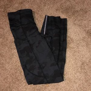 Lululemon yoga pants